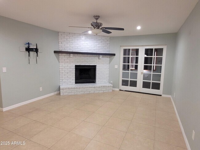 Building Photo - 2129 W Tyson St