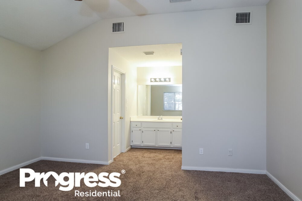 Building Photo - 31164 N Head Dr