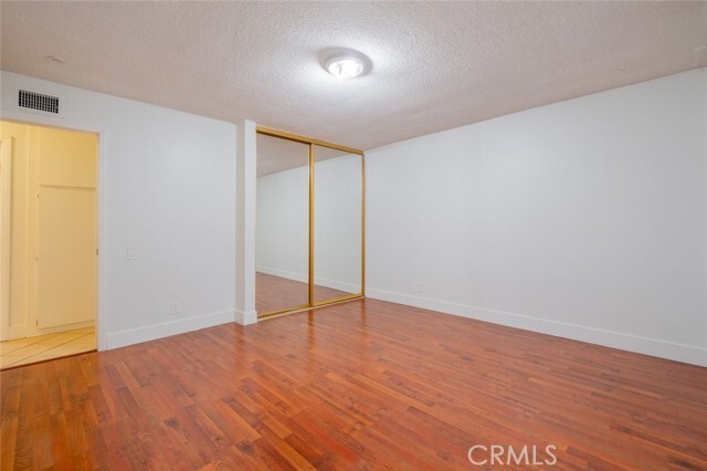 Building Photo - 6933 Fallbrook Ave