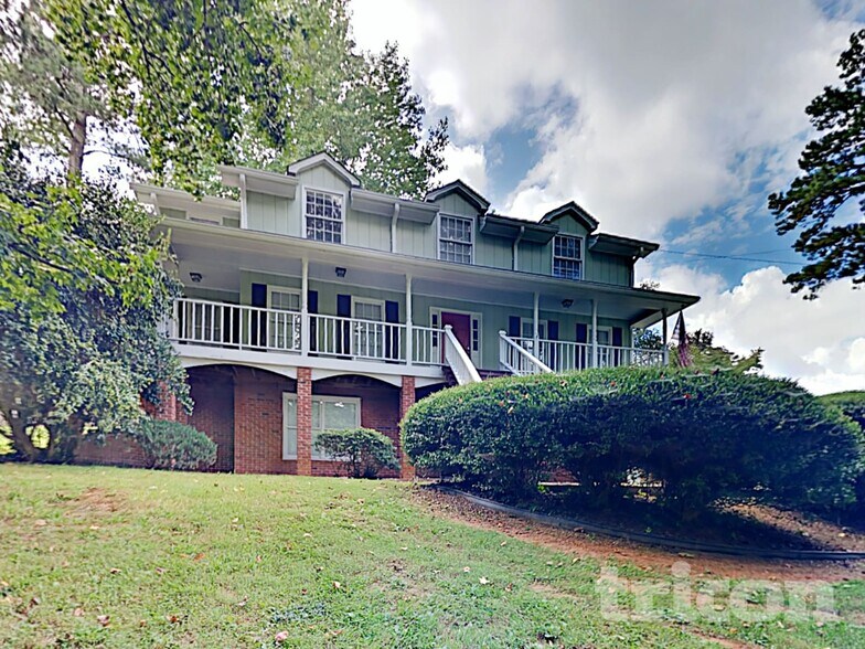 Building Photo - 1516 Maple Ridge Dr