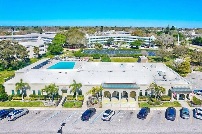 Building Photo - 2427 Rhodesian Dr
