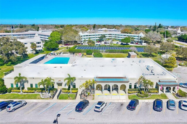 Building Photo - 2461 Rhodesian Dr