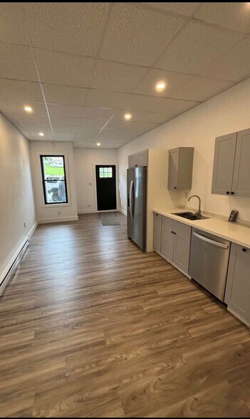 Building Photo - 805 W Shamokin St