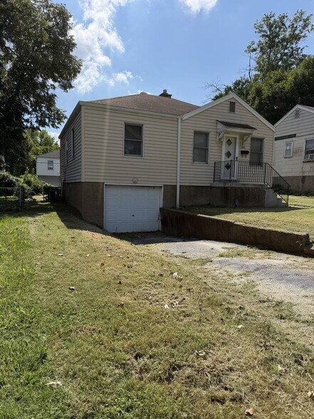 Building Photo - 2072 Coleridge Dr