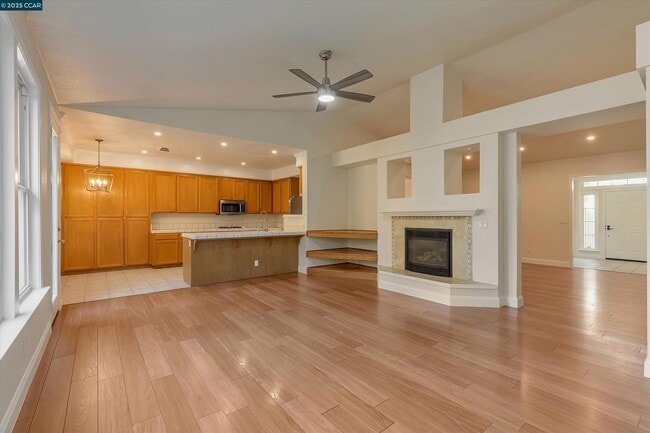 Building Photo - 4719 Golden Bear Dr