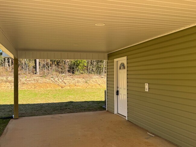 Building Photo - Modern 2025 New Construction