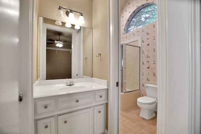 Building Photo - 6615 Butler Oaks Ct