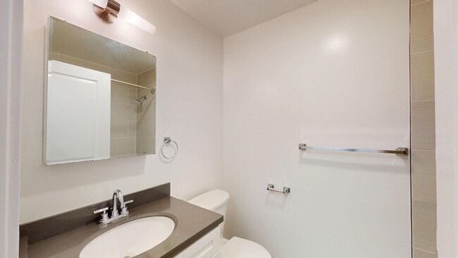 Building Photo - 759 Green St