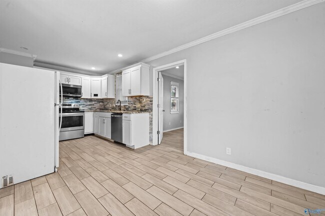 Building Photo - 805 W Arbor Dr NW