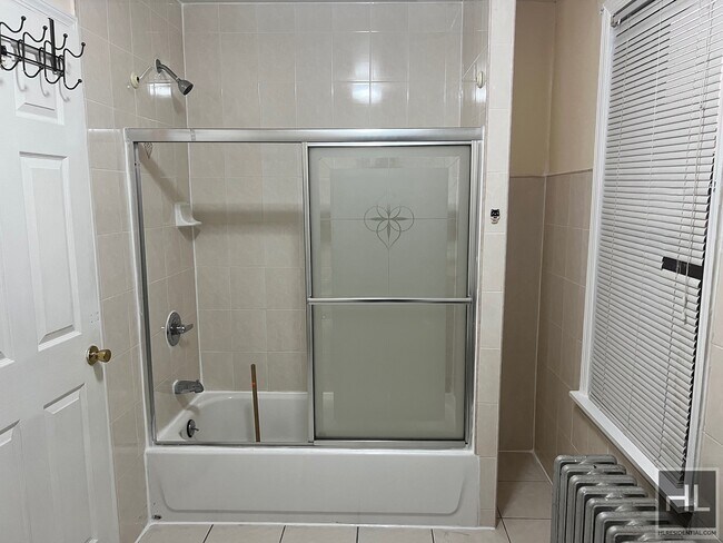 Building Photo - 93 AVENUE