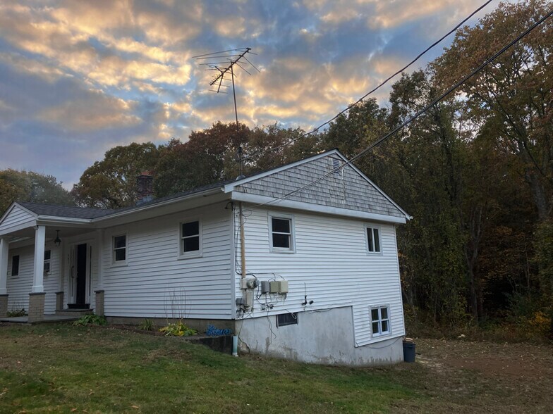 Building Photo - 495 Lafayette Rd