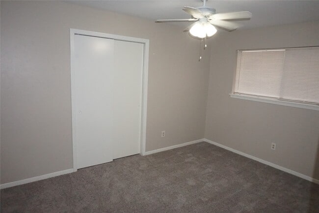 Building Photo - 5022 Fox Hollow Blvd