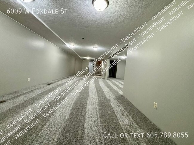 Building Photo - 6009 W Foxdale St