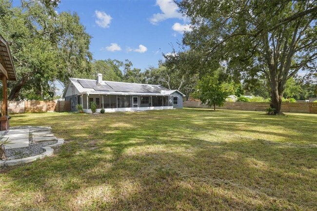 Building Photo - 15410 Manning Dr