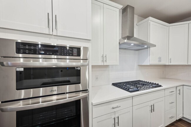 Building Photo - 106 Saint Ives Pl