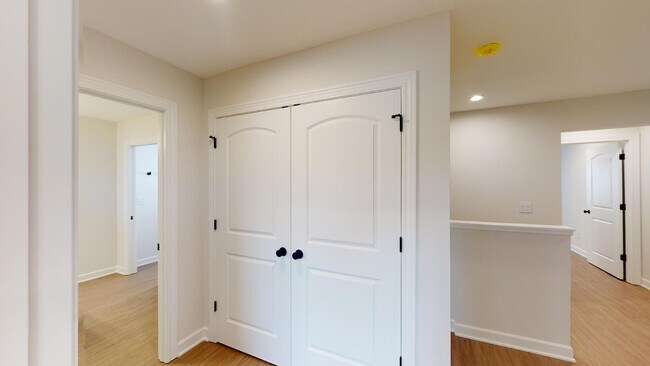 Building Photo - 995 Dailey Pl