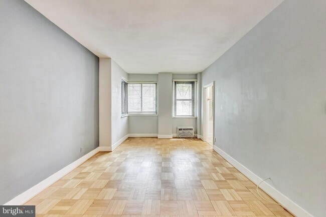 Building Photo - 1010 25th St NW