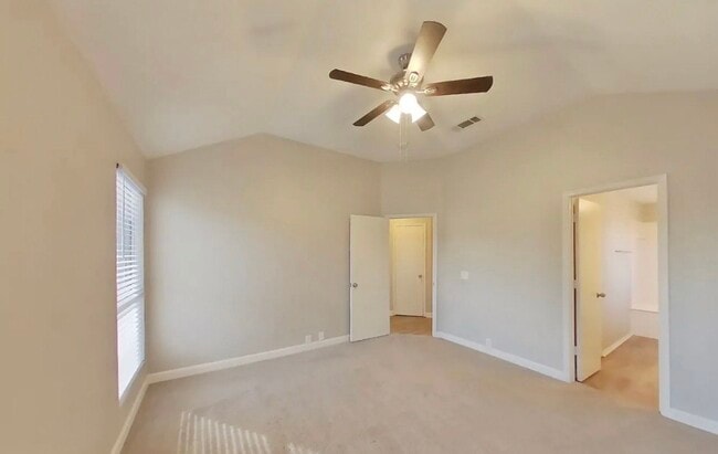 Building Photo - Modern 3-Bedroom Sanctuary in a Sought-After Location