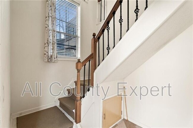 Building Photo - 2901 Lenox Rd NE