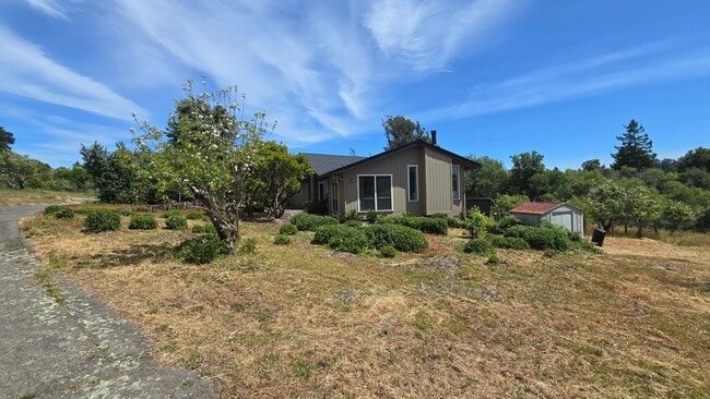 Building Photo - Beautiful West County Property Minutes Fro...