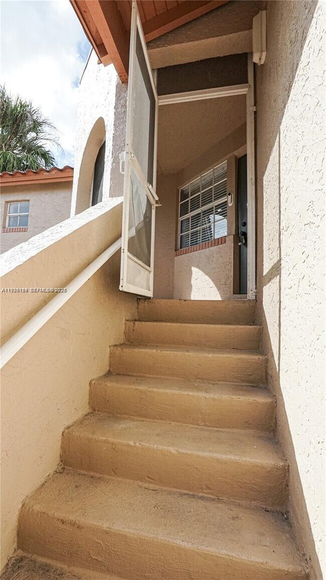 Building Photo - 465 SW 86th Ave