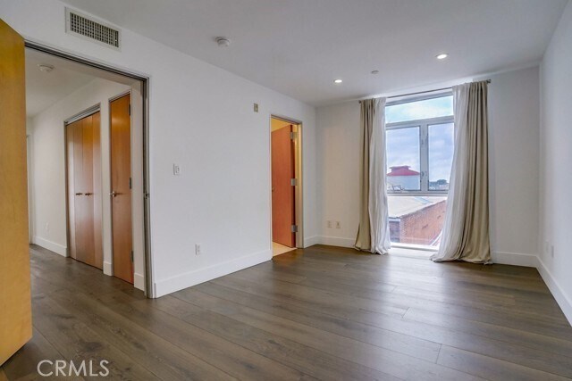 Building Photo - 35 N Raymond Ave