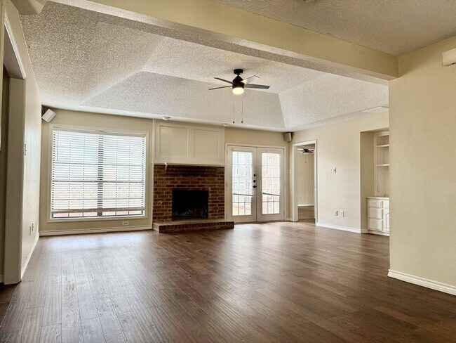 Building Photo - Rental