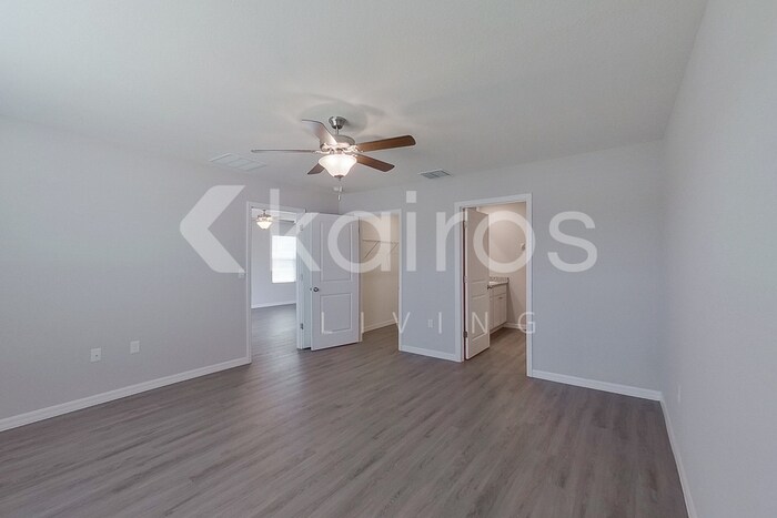 Building Photo - 8633 SW 43rd Ter