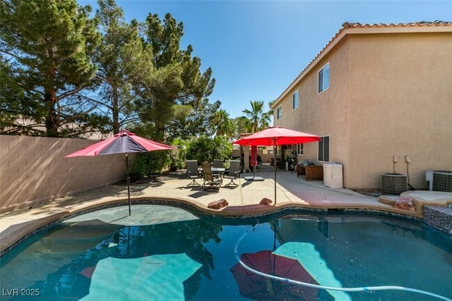 Building Photo - 1048 Painted Daisy Ave