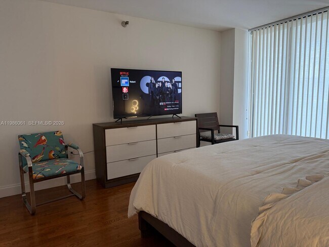 Building Photo - 20505 E Country Club Dr