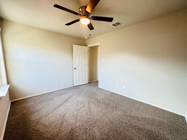 Building Photo - 5611 Rio Cyn