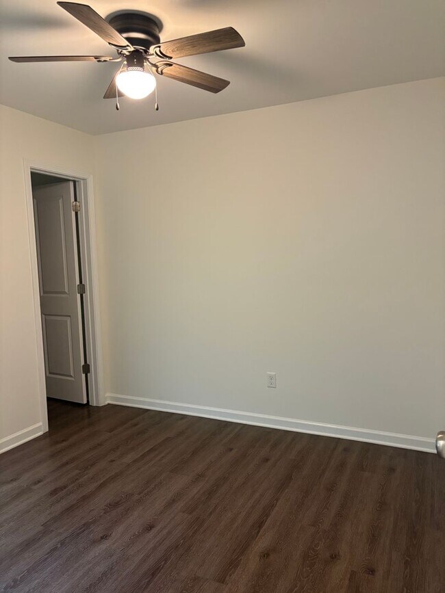 Building Photo - Ranch home in Charlotte , NO HOA