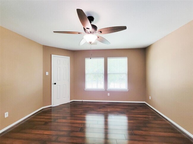 Building Photo - 21123 Amber Crossing Dr