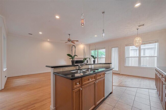 Building Photo - 5338 Fayette St