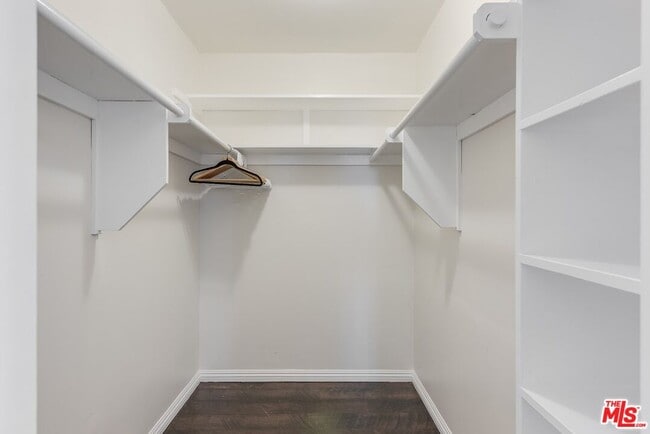 Building Photo - 4905 Coolidge Ave