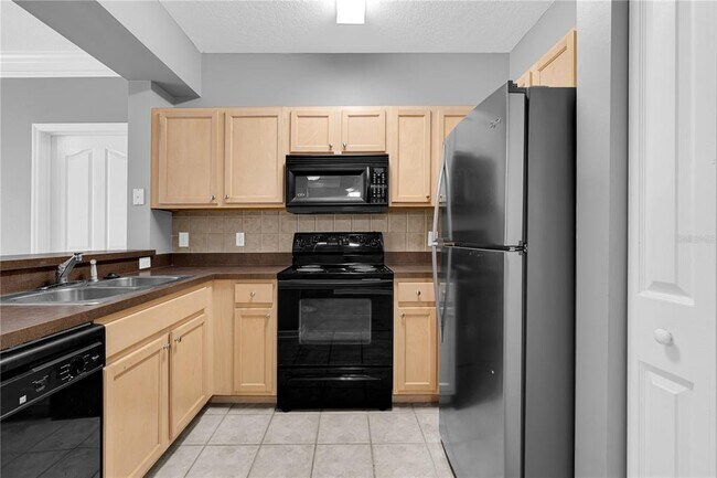 Building Photo - 12837 Madison Pointe Cir