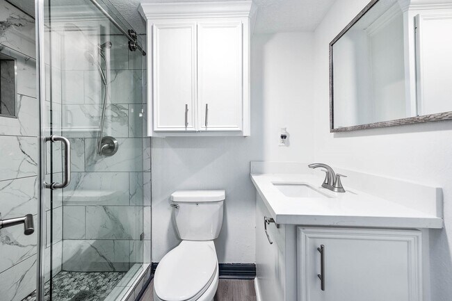 Building Photo - 8903 Sultan Dr