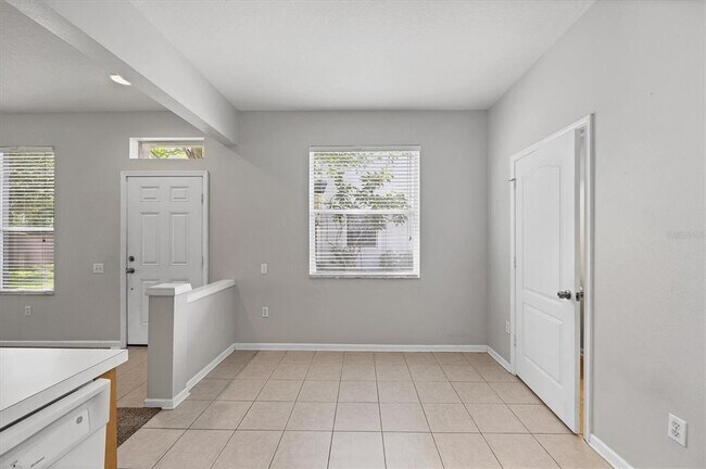 Building Photo - 4920 Pond Ridge Dr