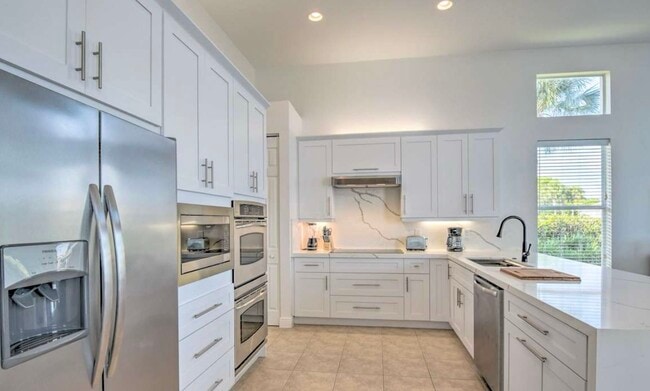 Building Photo - 5342 SW 173rd Ave