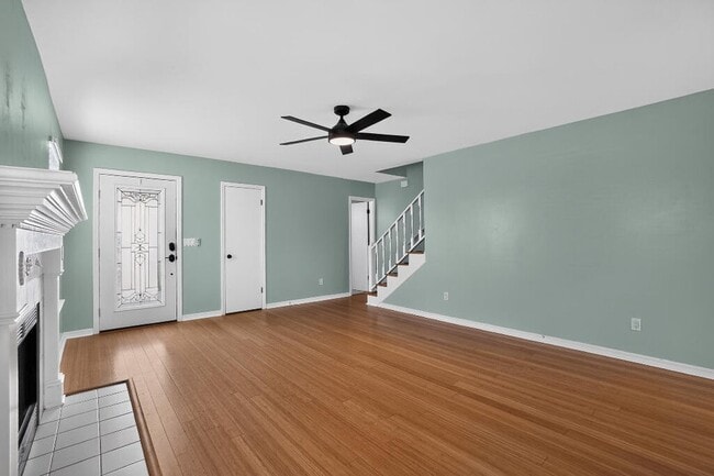 Building Photo - 402 Sandy Ridge Cir