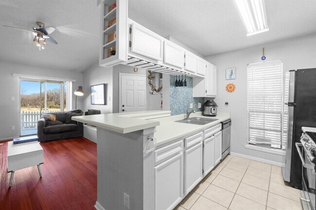 Building Photo - 1601 Faro Dr