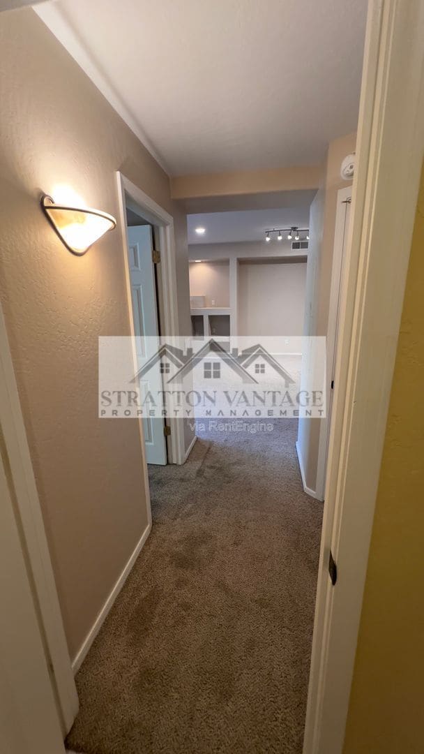 Building Photo - 1351 N Pleasant Dr