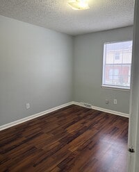 Building Photo - 15 Ferguson Dr