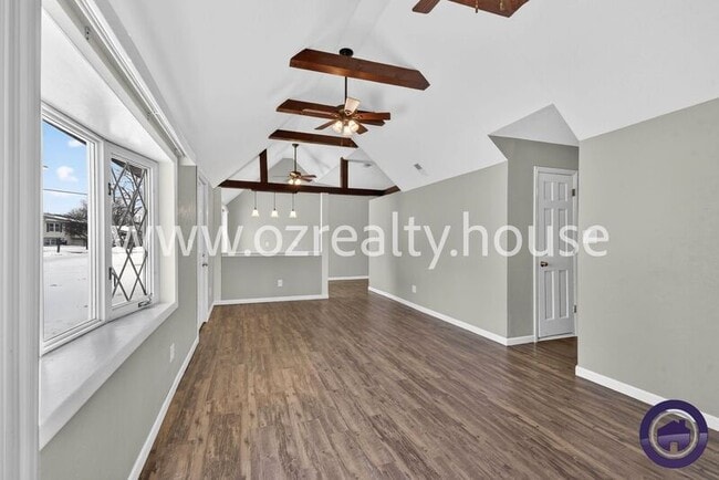 Building Photo - 307 Venice Dr