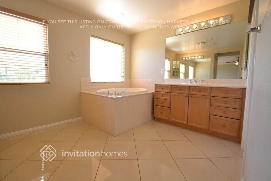 Building Photo - 6426 Gilded Flicker St