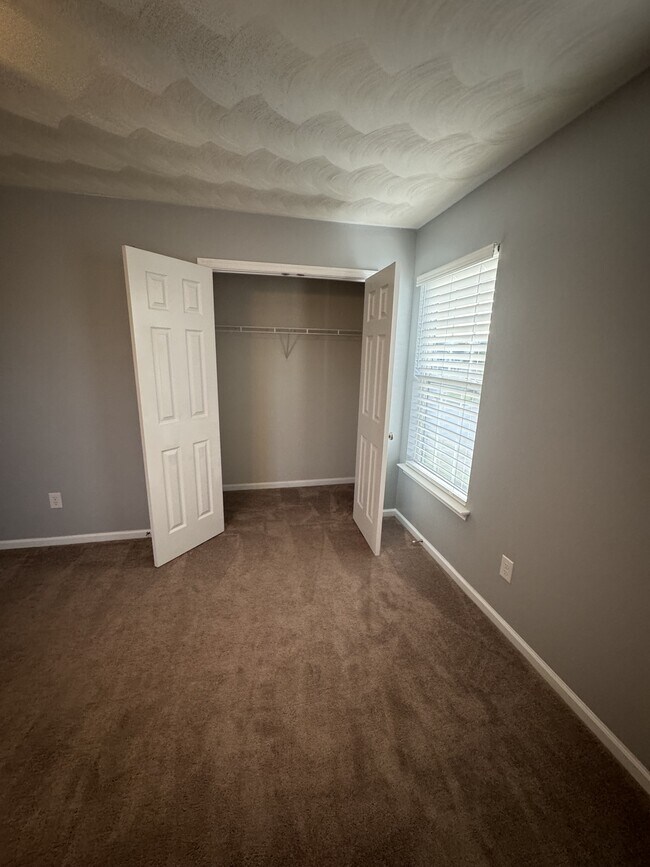 Building Photo - 5003 Middlecoff Ln