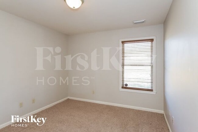 Building Photo - 10777 Plantation Dr
