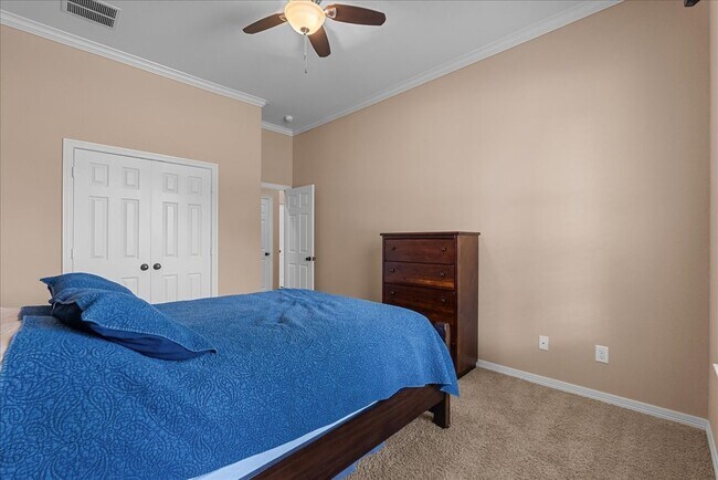 Building Photo - 606 West Fork