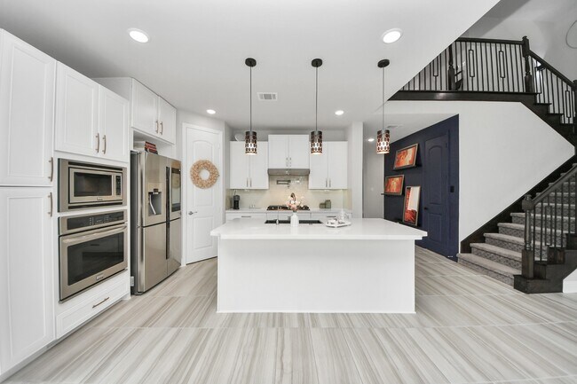 Building Photo - 1110 Honey Rose Ct