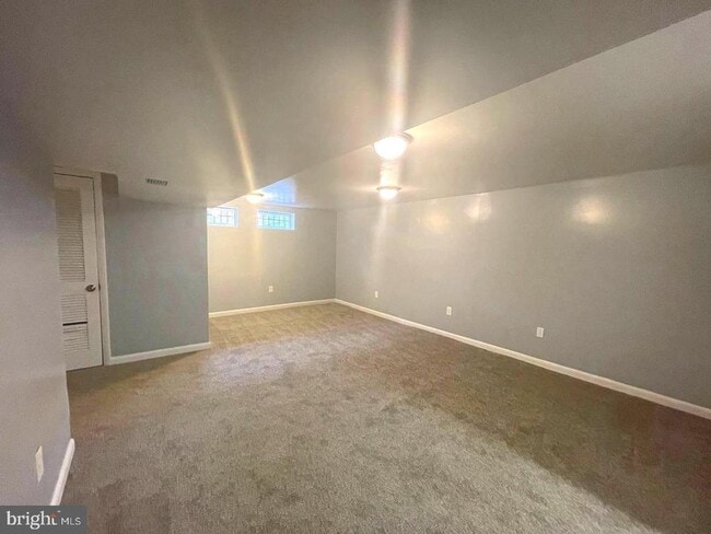 Building Photo - 5028 Roseld Ct